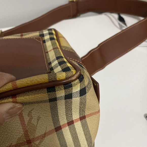 ⛔️ SOLD ⛔️ Burberry Brown and Tan Checkered Messenger Bag - Picture 9 of 14